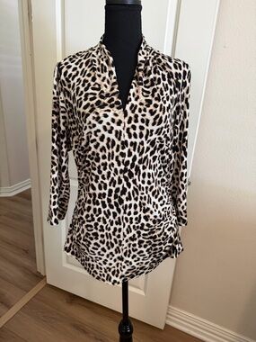 Vince Camuto Leopard Print V-Neck Blouse in Black & Cream
